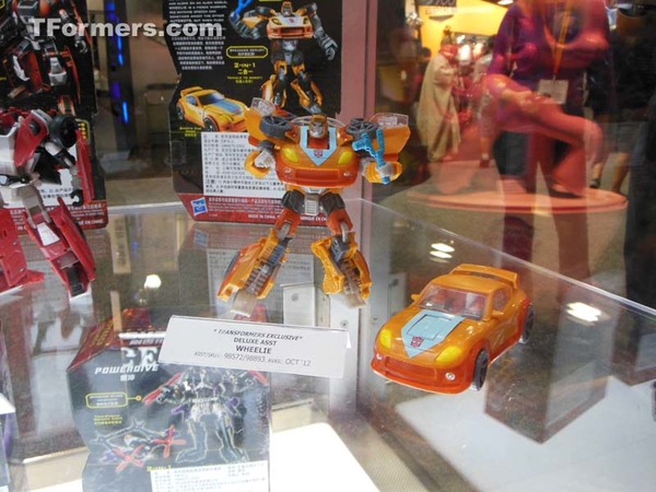 Sdcc 2012 Toys R Us Transformers Generations Asia Exclusive Wheelie  (134 of 141)